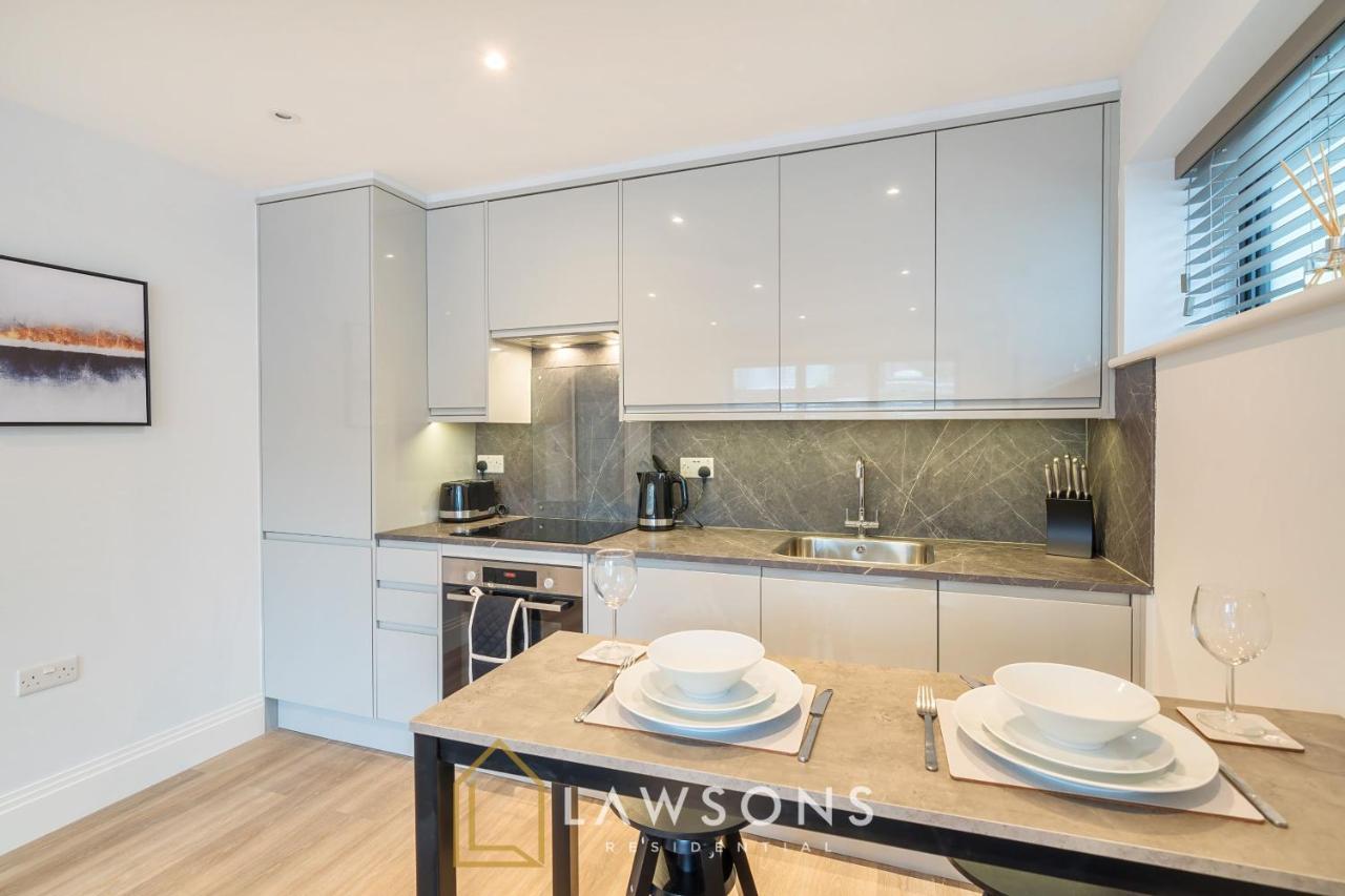 Chic Living By Lawsons Apartment Уиндзор Екстериор снимка